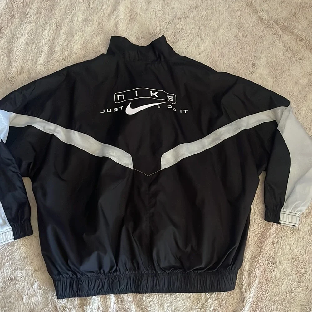 Nike Sportswear Essential - Picture 8 of 8